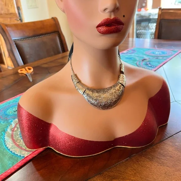 Chico's Silver Floral Engraved Necklace - Picture 9 of 11